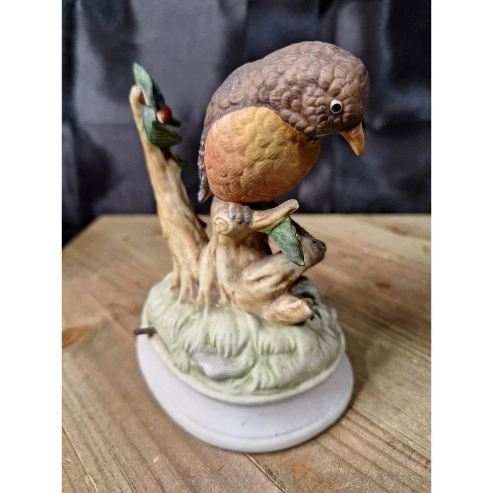 Vintage 1970s Working Gorham Porcelain Robin Music Box Figurine Hand Painted
